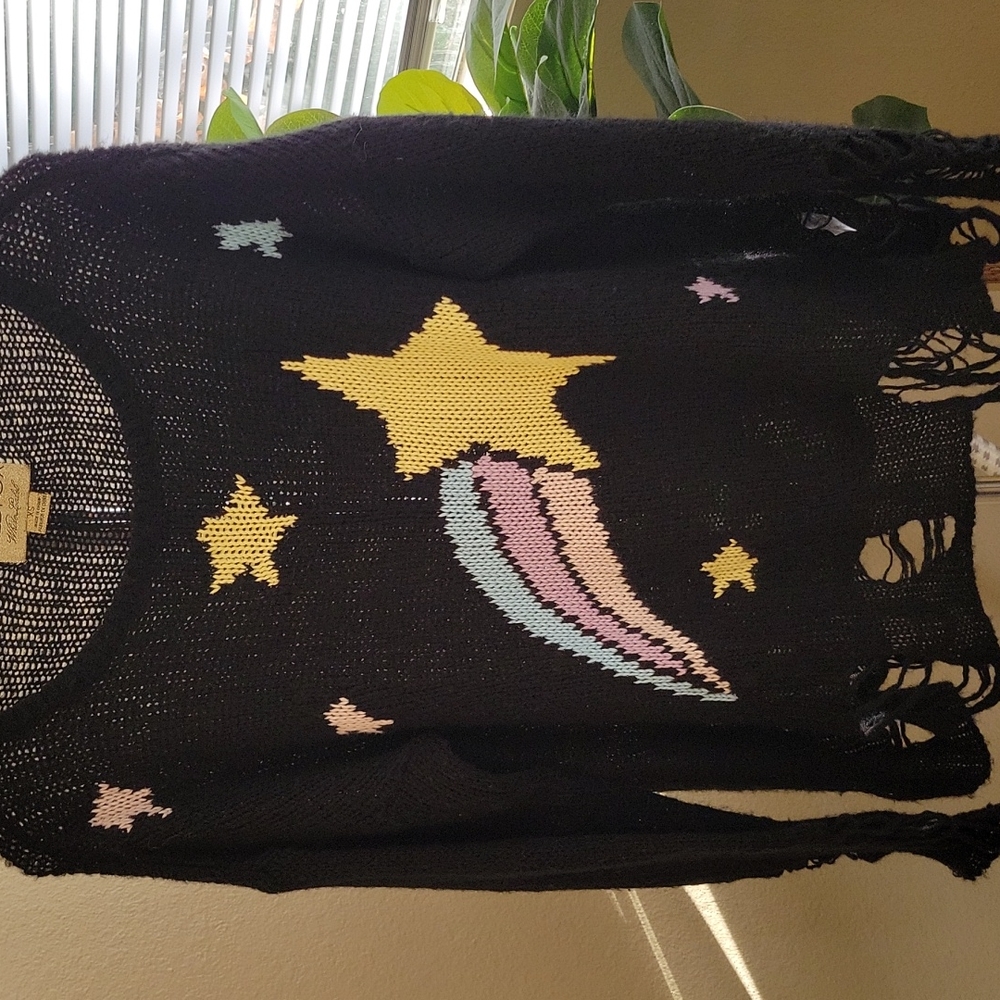 Shooting star graphic print sz XS distressed sweater